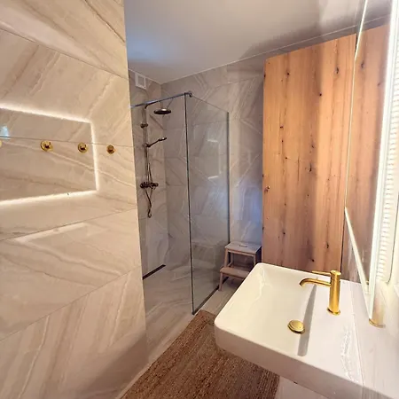V Dubové Aleji Apartamento